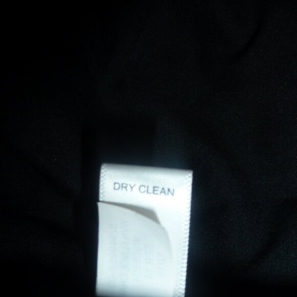 Classic Mini Pencil Silhouette Skirt with Ruffled Hem – Size 4 - Picture 11 of 11